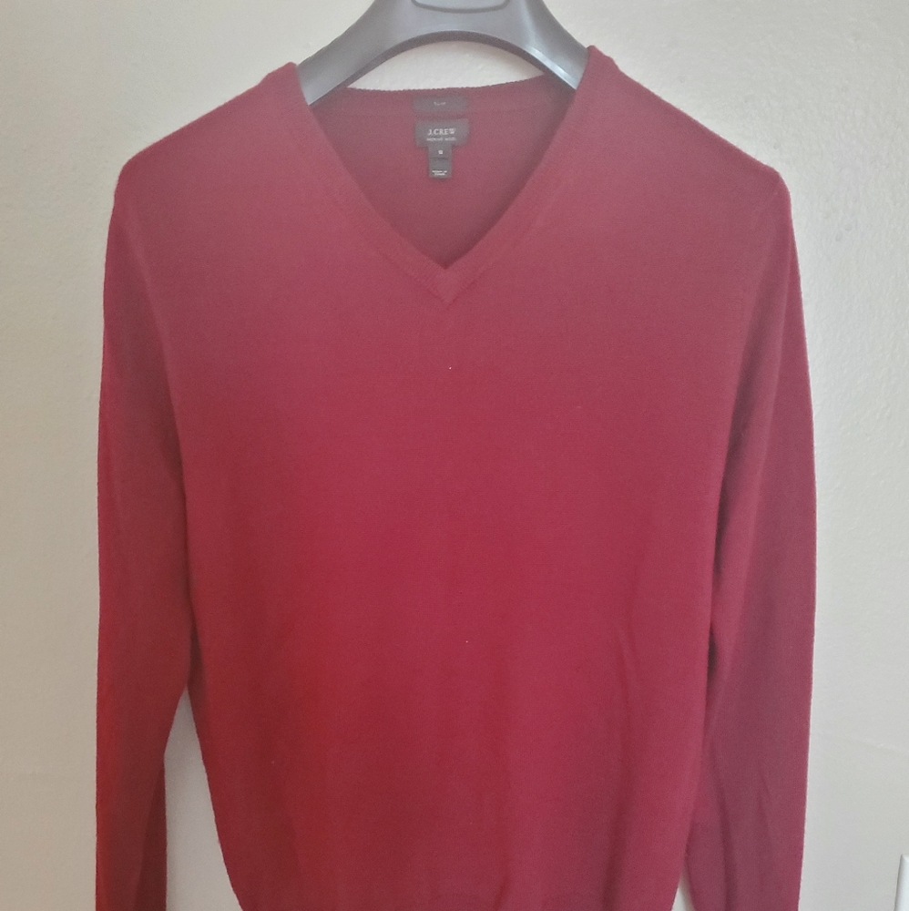 J. CREW slim fit small v neck